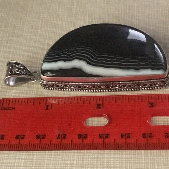 Pretty substantial Big bold Natural Botswana Agate gemstone pendant - Picture 8 of 11